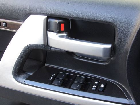 Certified 2020 Toyota Land Cruiser w/ Preferred Accessory Package image 43