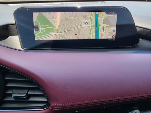 Used 2023 MAZDA MAZDA3 Hatchback w/Premium Plus Pkg image 7