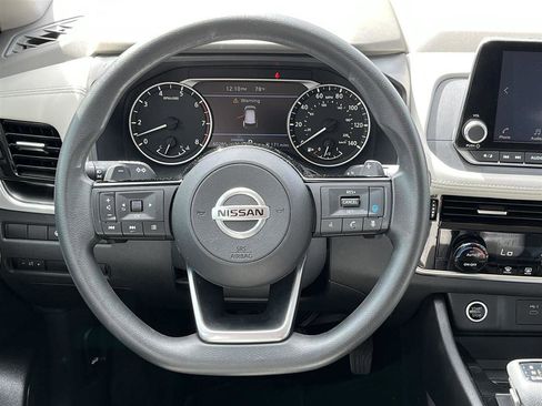 Used 2021 Nissan Rogue SV image 17