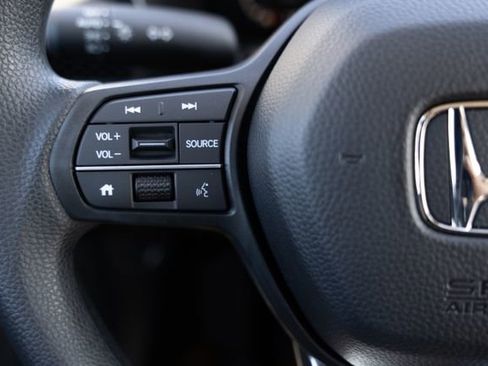 Used 2025 Honda CR-V LX image 17