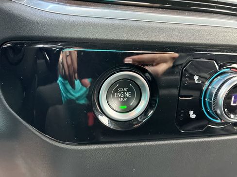 Used 2022 GMC Sierra 1500 SLT image 16