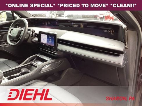 Used 2024 Lincoln Nautilus Premier w/ Jet Appearance Package AWD/4WD image 16