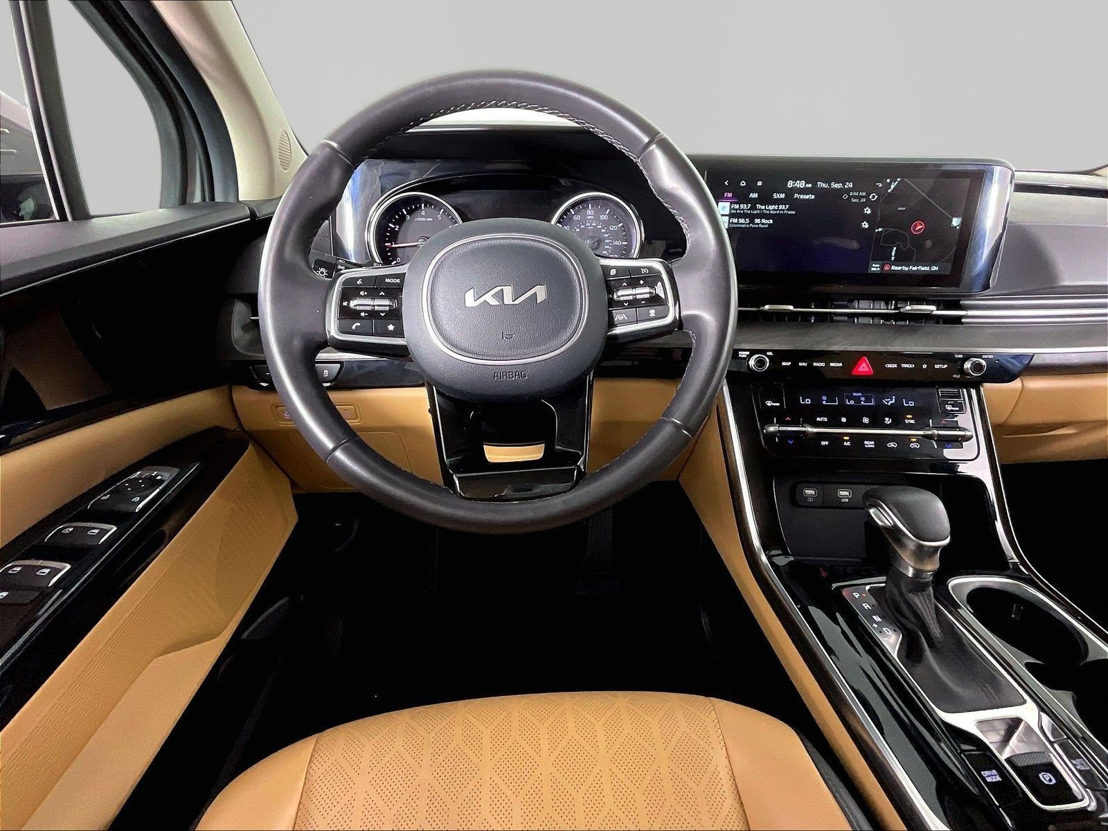 Used 2024 Kia Carnival EX FWD image 8