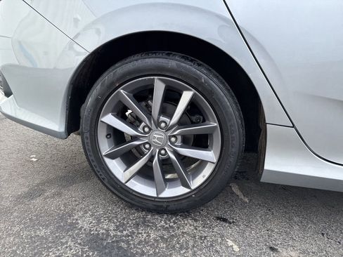 Used 2019 Honda Civic EX image 9