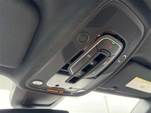 Used 2025 Audi Q8 Prestige image 36