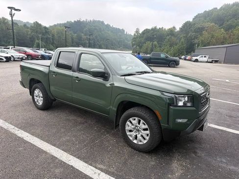 Used 2023 Nissan Frontier SV w/ SV Convenience Package AWD/4WD image 2
