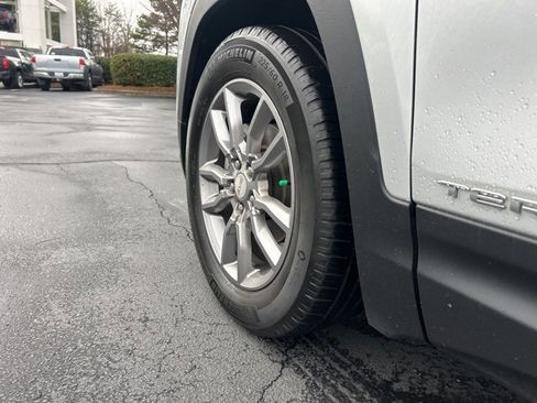 Used 2022 GMC Terrain SLT image 11