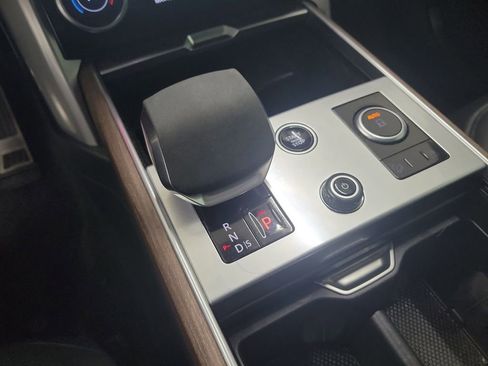 Used 2023 Land Rover Range Rover SE image 30