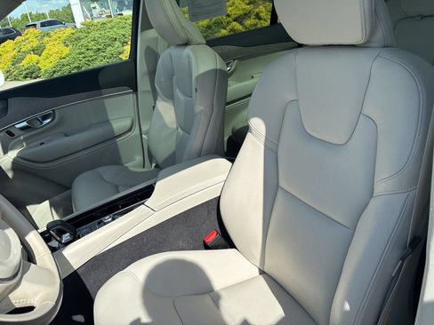 Certified 2023 Volvo XC90 B6 Plus w/ Protection Package Premier AWD/4WD image 17