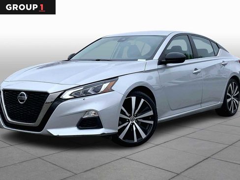 Used 2021 Nissan Altima 2.5 SR image 1