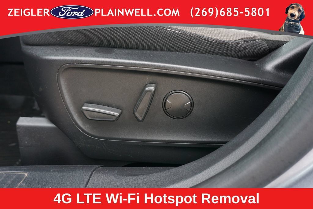 Used 2022 Ford Escape SE w/ Cold Weather Package FWD image 19