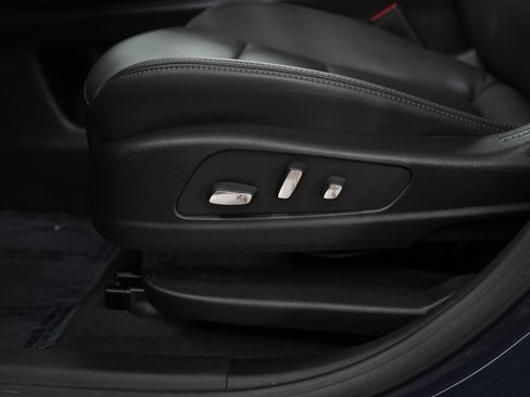 Used 2025 Cadillac XT6 Premium Luxury w/ Technology Package image 22