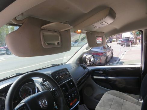 Used 2013 RAM C/V Tradesman FWD image 16