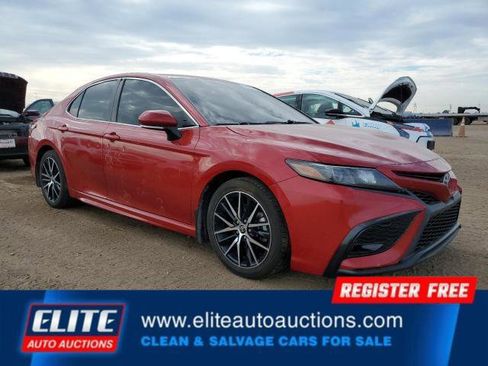 Used 2021 Toyota Camry SE w/ Cold Weather Package image 7