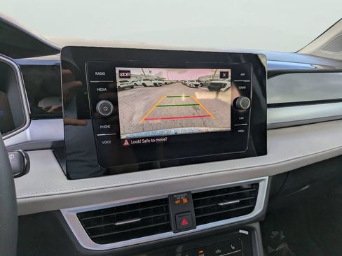 New 2026 Volkswagen Taos SE AWD/4WD image 18
