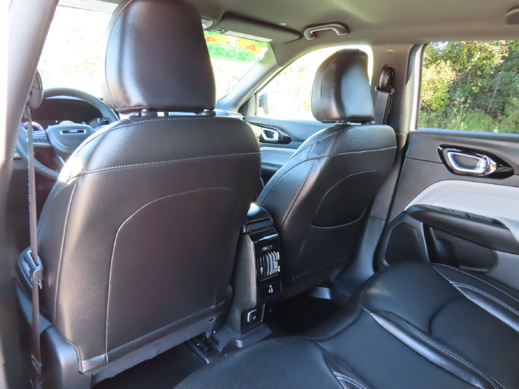 Used 2025 Jeep Compass Limited w/ Elite Group AWD/4WD image 29