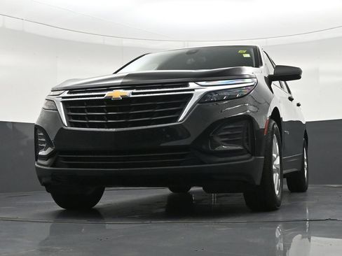 Used 2023 Chevrolet Equinox LS FWD image 30