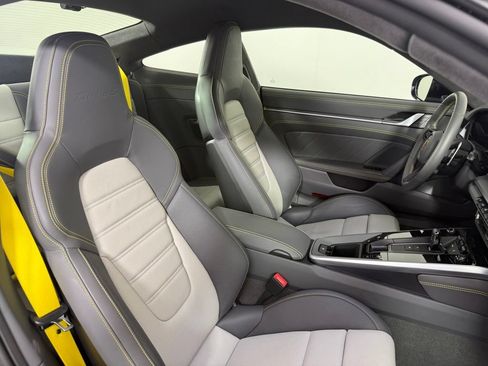 Certified 2022 Porsche 911 Turbo S AWD/4WD image 16