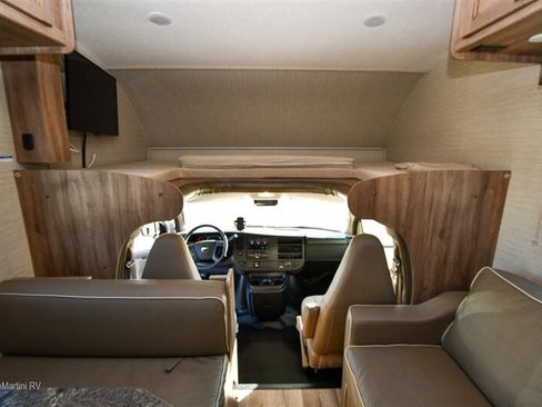 Used 2018 Chevrolet Express 4500 w/ RV Package RWD image 16