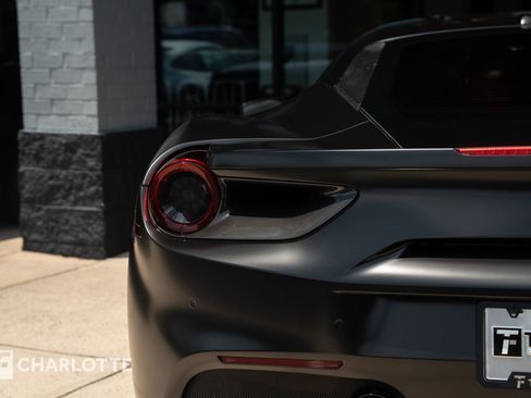 Used 2019 Ferrari 488 GTB RWD image 14