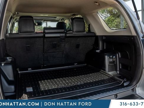 Used 2020 Toyota 4Runner SR5 Premium w/ Moonroof Package AWD/4WD image 32