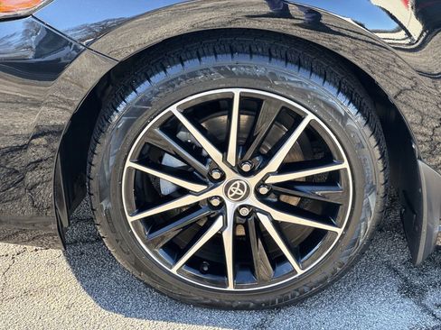 Used 2022 Toyota Camry SE image 11