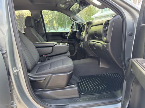 Used 2024 Chevrolet Silverado 2500 Custom w/ Custom Value Package image 22