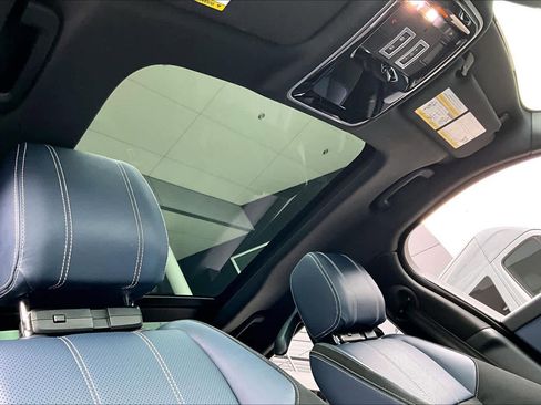 Used 2020 Land Rover Range Rover Velar R-Dynamic S image 13