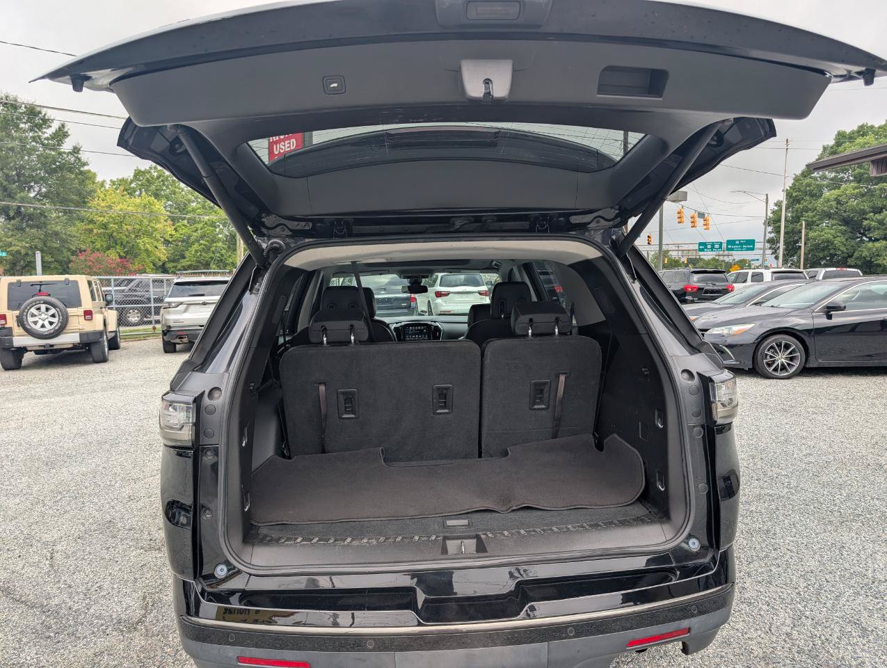 Used 2018 Chevrolet Traverse Premier w/ Redline Edition FWD image 26