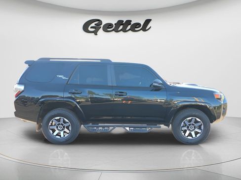 Used 2023 Toyota 4Runner TRD Off-Road Premium w/ Moonroof Package AWD/4WD image 4