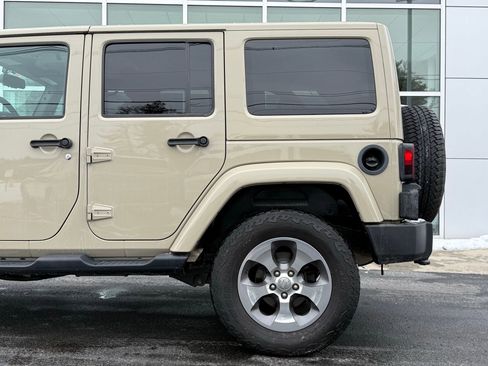 Used 2018 Jeep Wrangler Unlimited Sahara image 10