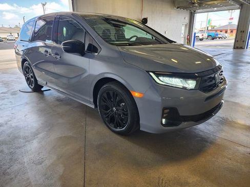 Used 2025 Honda Odyssey Sport-L image 6