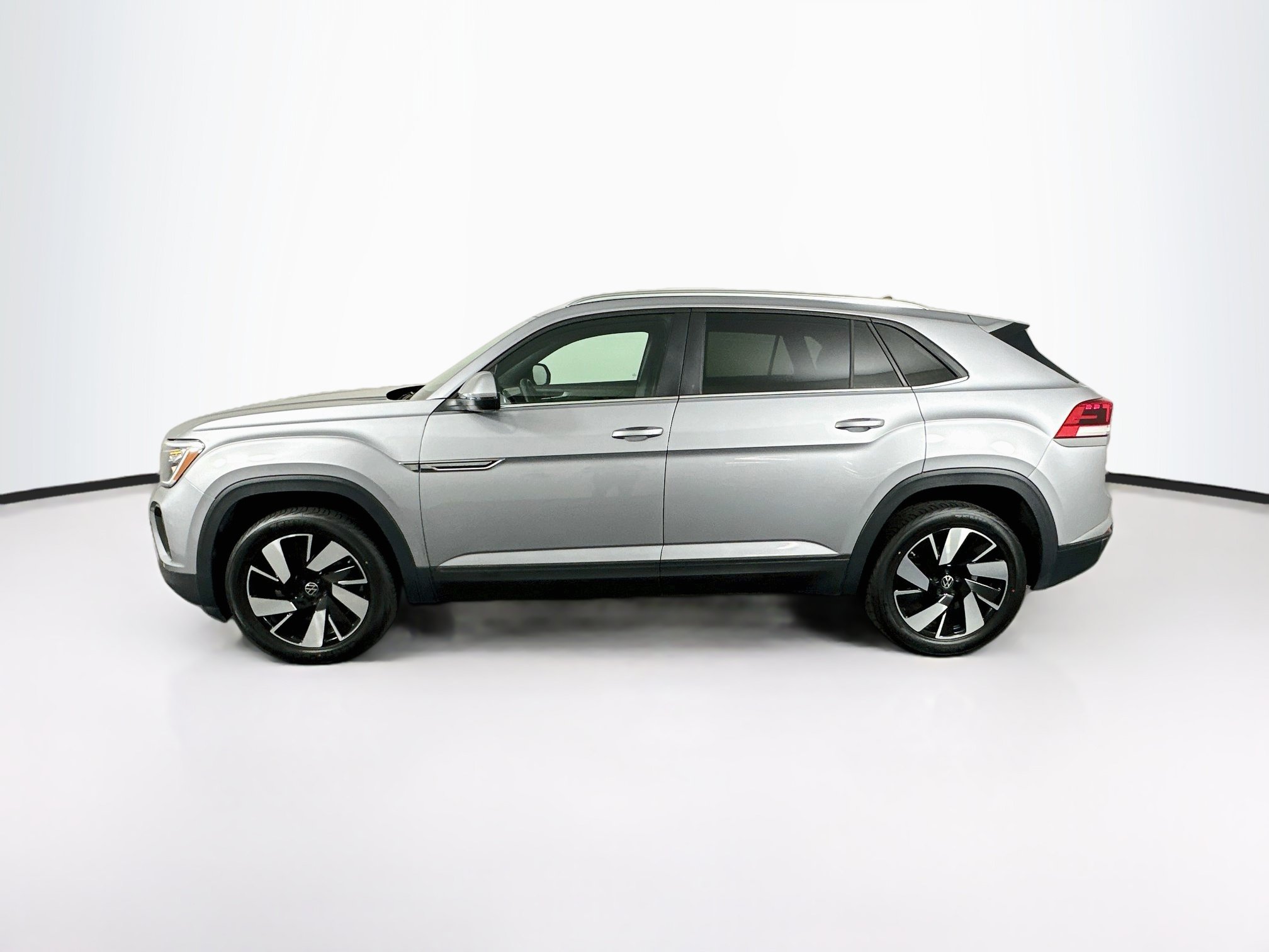 Used 2026 Volkswagen Atlas Cross Sport SE FWD image 4