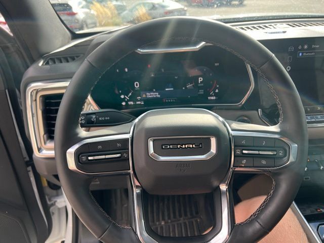 Used 2024 GMC Canyon Denali AWD/4WD image 8