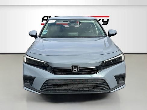Used 2024 Honda Civic Touring image 2