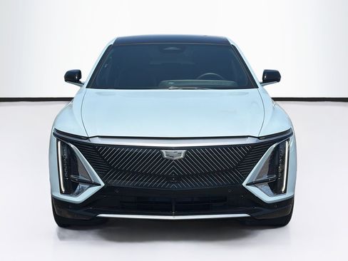 Certified 2024 Cadillac Lyriq Tech w/ Driver Assist Package RWD image 2