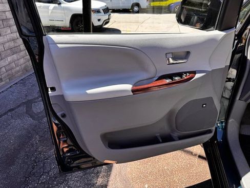 Used 2012 Toyota Sienna XLE w/ XLE Navigation Pkg FWD image 10