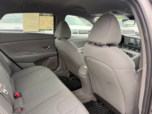 Used 2023 Hyundai Elantra SEL w/ Winter Weather Package FWD image 32