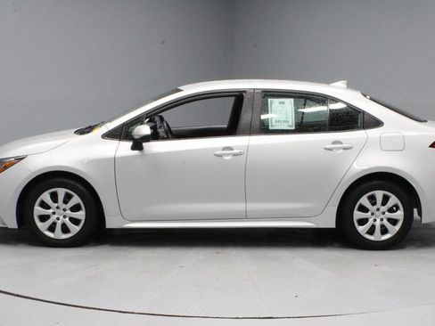 Used 2024 Toyota Corolla LE FWD image 8