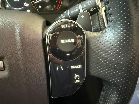 Used 2020 Land Rover Range Rover Velar S AWD/4WD image 26