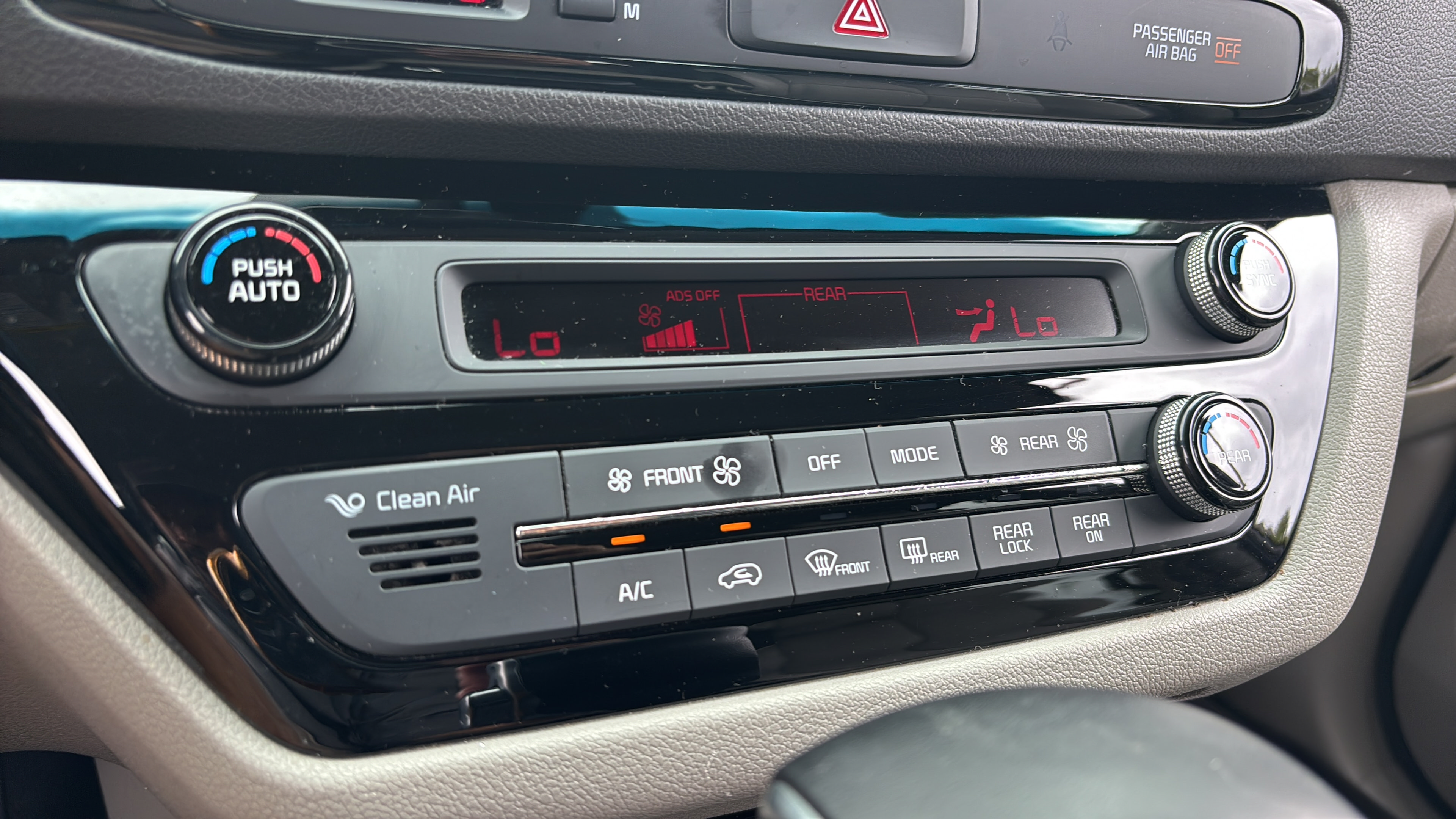 Used 2018 Kia Sedona EX FWD image 24