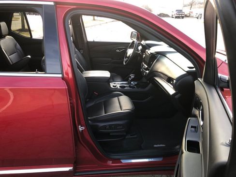 Used 2023 Chevrolet Traverse High Country AWD/4WD image 24