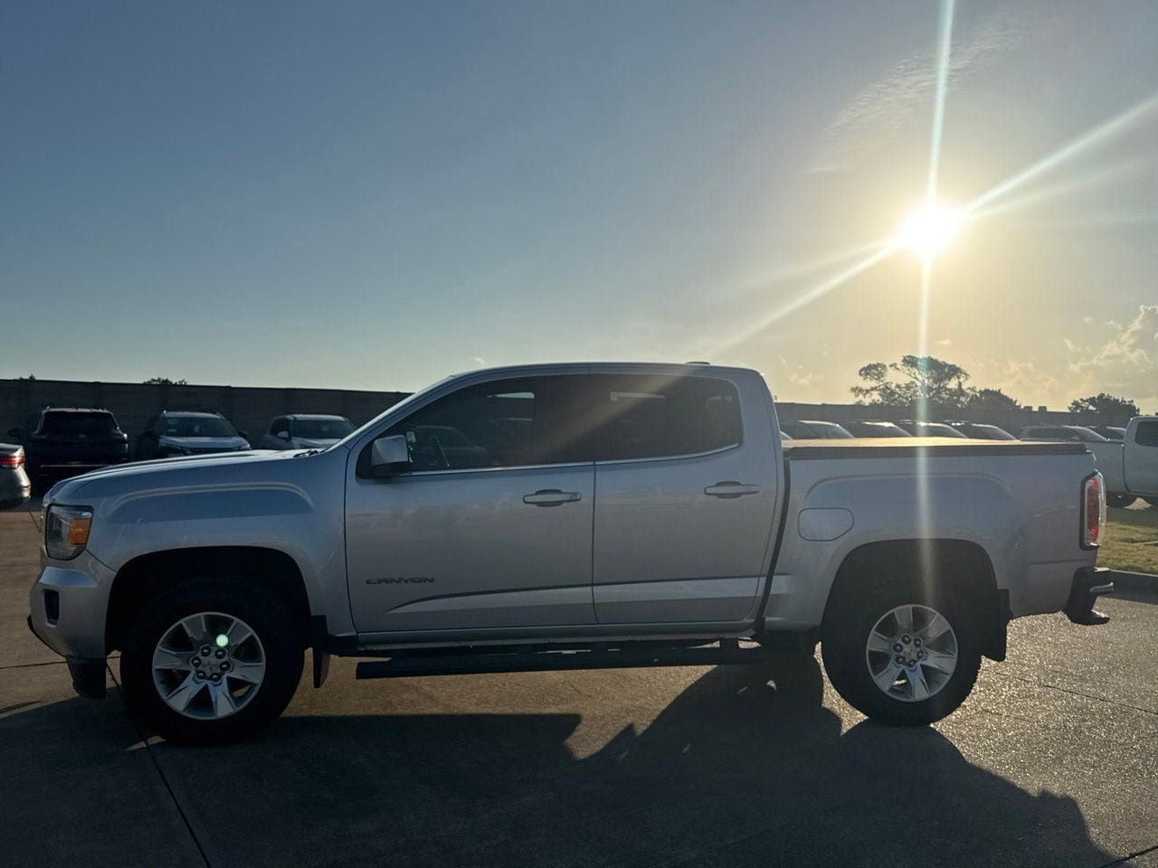 Used 2018 GMC Canyon SLE w/ SLE Convenience Package RWD image 12