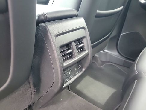 Used 2024 Cadillac XT4 Premium Luxury FWD image 17