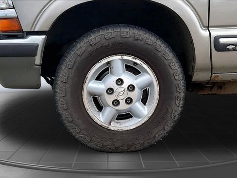 Used 2000 Chevrolet Blazer LS w/ LS Preferred Equipment Group AWD/4WD image 31