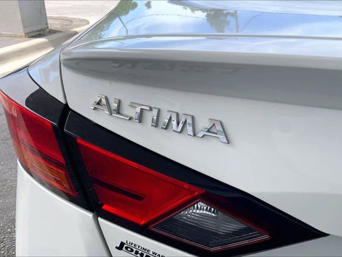 Used 2022 Nissan Altima 2.5 SL FWD image 33