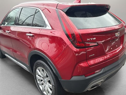 Certified 2022 Cadillac XT4 Premium Luxury w/ Cold Weather Package image 12