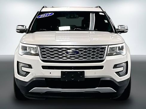 Used 2017 Ford Explorer Platinum AWD/4WD image 2