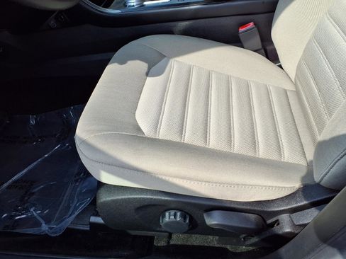 Used 2018 Ford Fusion S FWD image 21