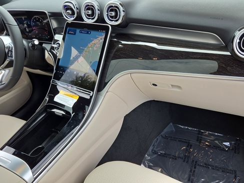 New 2026 Mercedes-Benz GLC 300 image 17